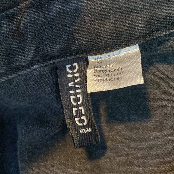 Black trench Jean jacket with belt. - Picture 2 of 4